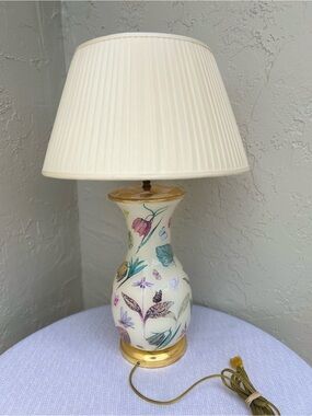 Vintage Vaughan Botanical Butterfly porcelain Table Lamp Gold Accents GL03